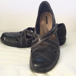 Clarks Women’s Ashland Spin Q Closed Top 9.5 Med.